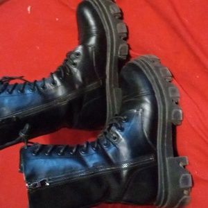 Combat boots